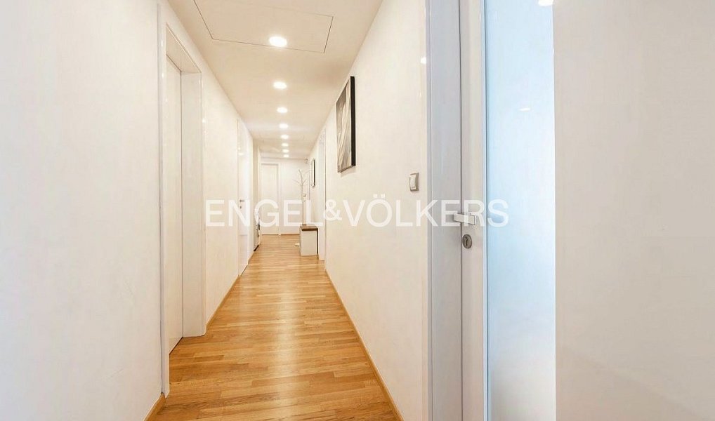 Pronájem bytu 4+kk 132 m², Praha – náhled fotky 15
