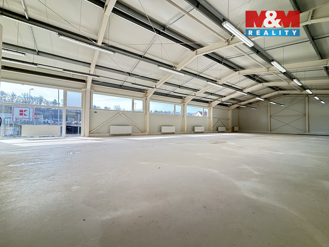 Pronájem obchodních prostor 293 m² — photo 3