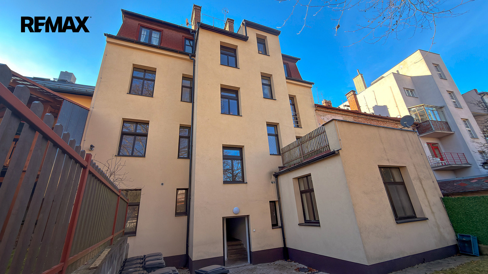 Prodej nájemního domu, činžáku 620 m² — photo 3