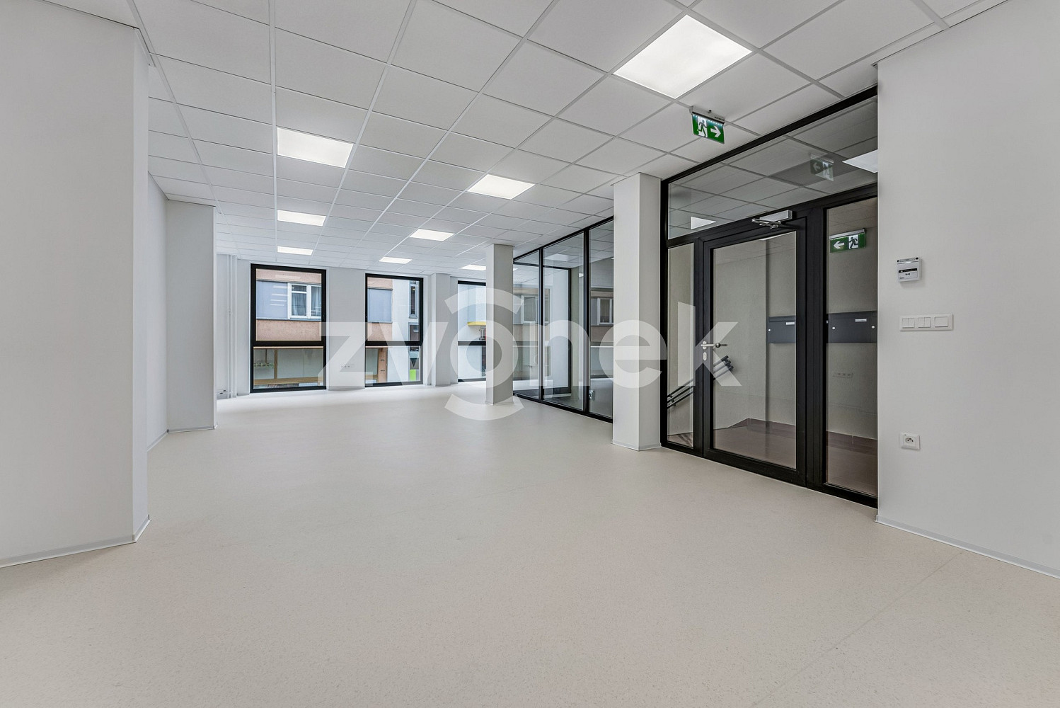 Pronájem obchodních prostor 107 m² – fotografie 2