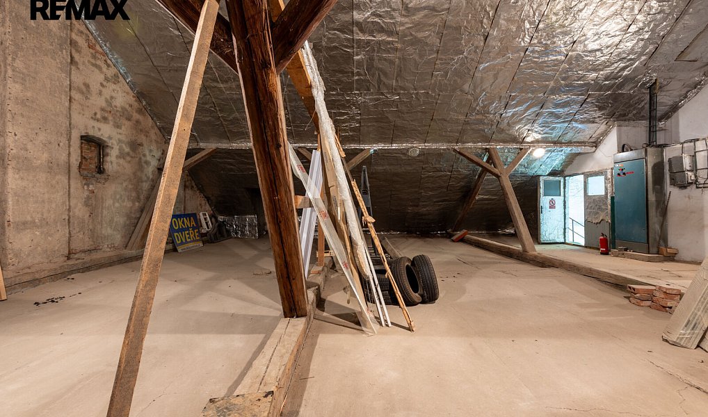 Prodej výrobních prostor 1 161 m², Nechanice – náhled fotky 23