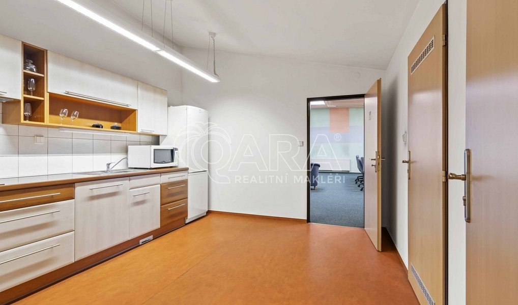Prodej komerčního objektu (jiného typu) 1 433 m², Praha – náhled fotky 13