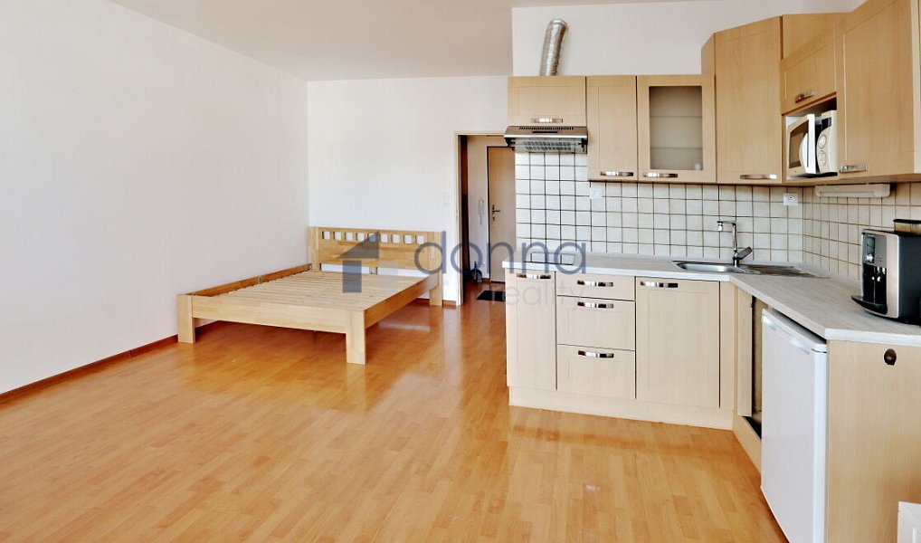 Prodej bytu 1+kk 36 m², Praha – náhled fotky 2