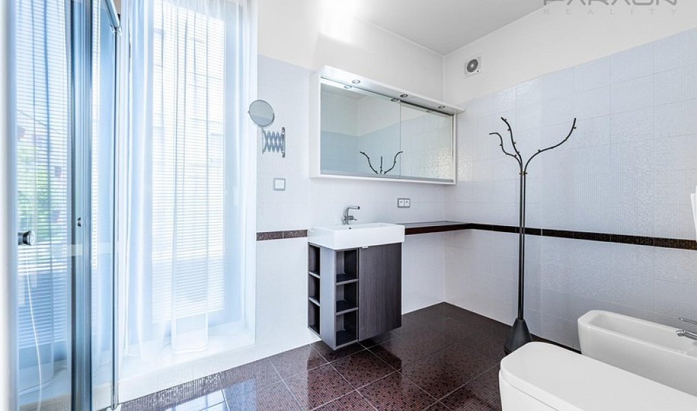 Prodej domu 268 m² s pozemkem 298 m², Praha – náhled fotky 26