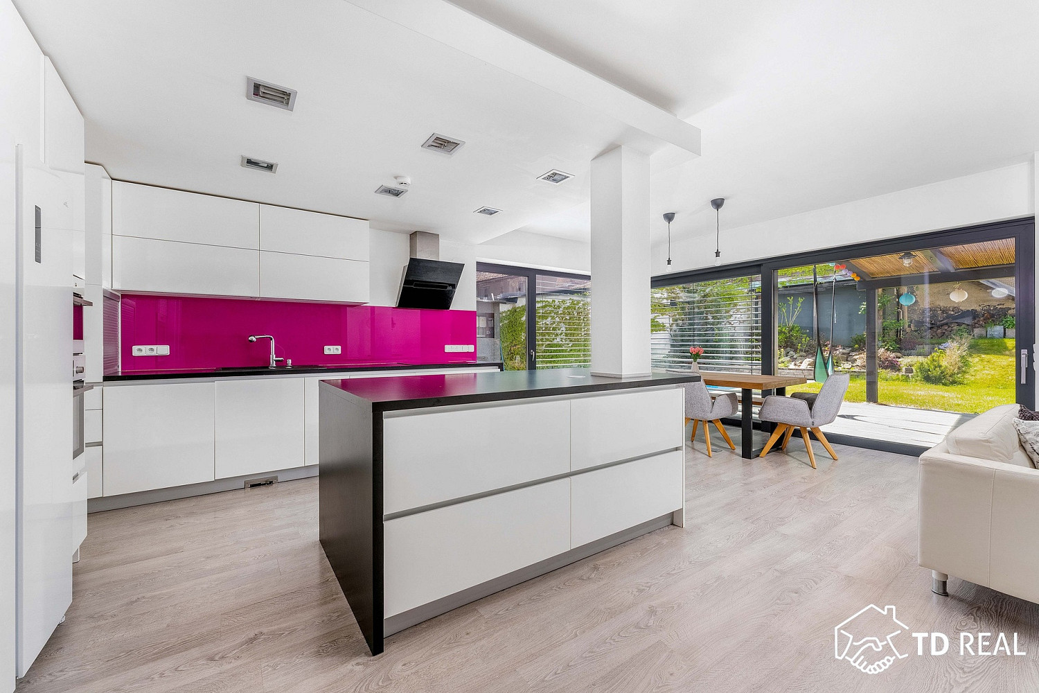 Prodej domu 228 m² s pozemkem 380 m²