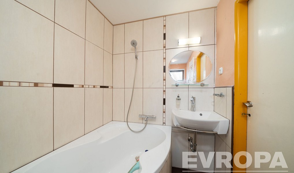 Prodej domu 200 m² s pozemkem 359 m², Vrchlabí – náhled fotky 13