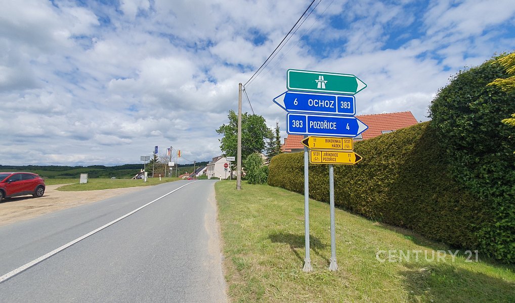 Prodej stavebního pozemku 1 974 m², Hostěnice – náhled fotky 5