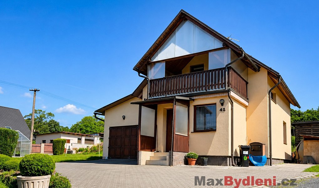 Prodej domu 168 m² s pozemkem 961 m², Nová Ves – náhled fotky 2