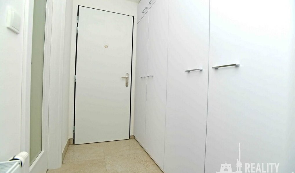 Pronájem bytu 1+kk 30 m², Praha – náhled fotky 6