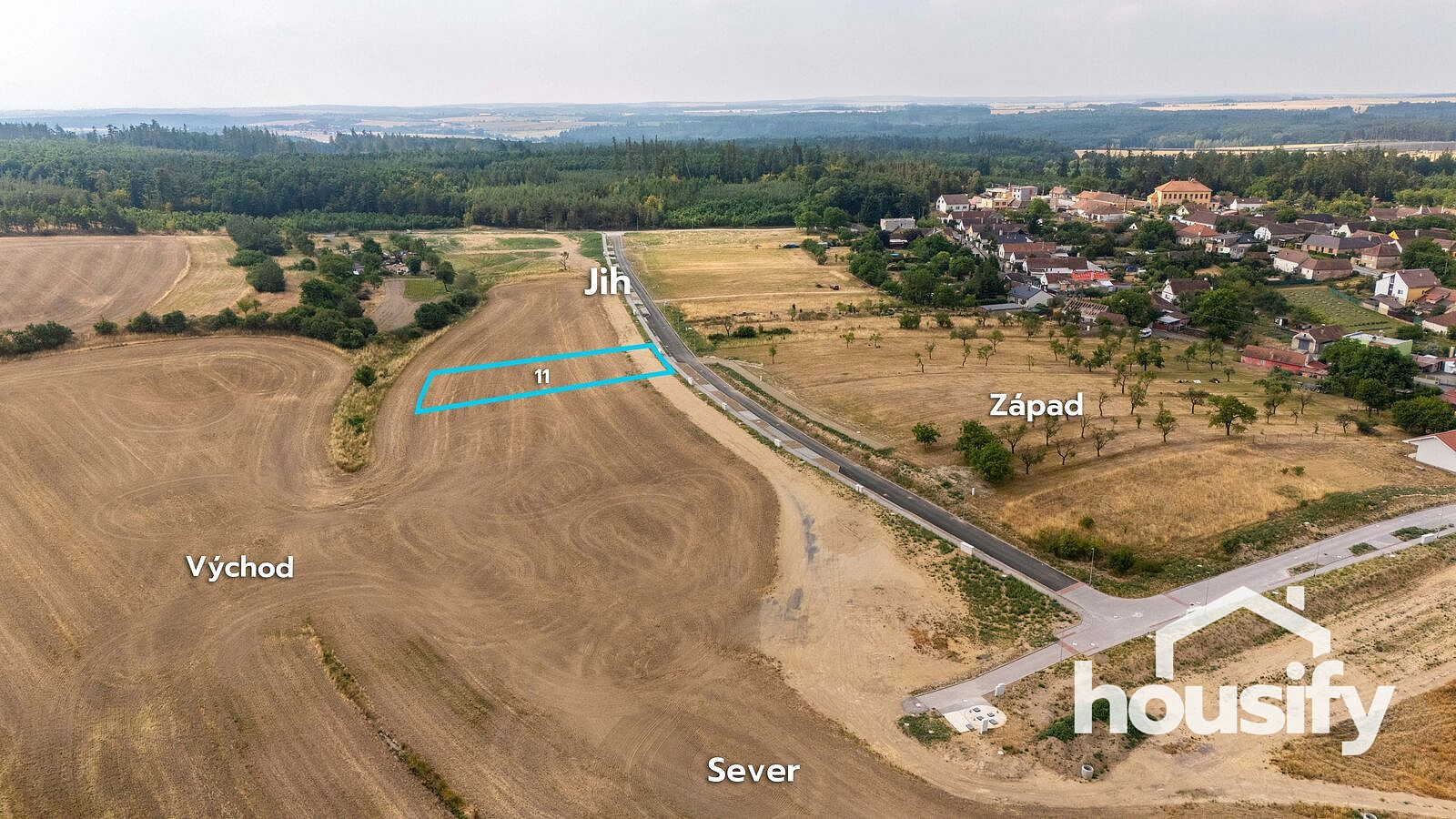 Prodej stavebního pozemku 1 595 m² – fotografie 3