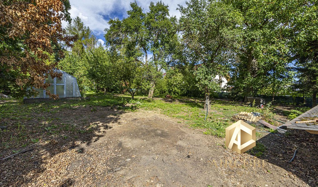 Prodej stavebního pozemku 1 211 m², Kamenice – náhled fotky 8