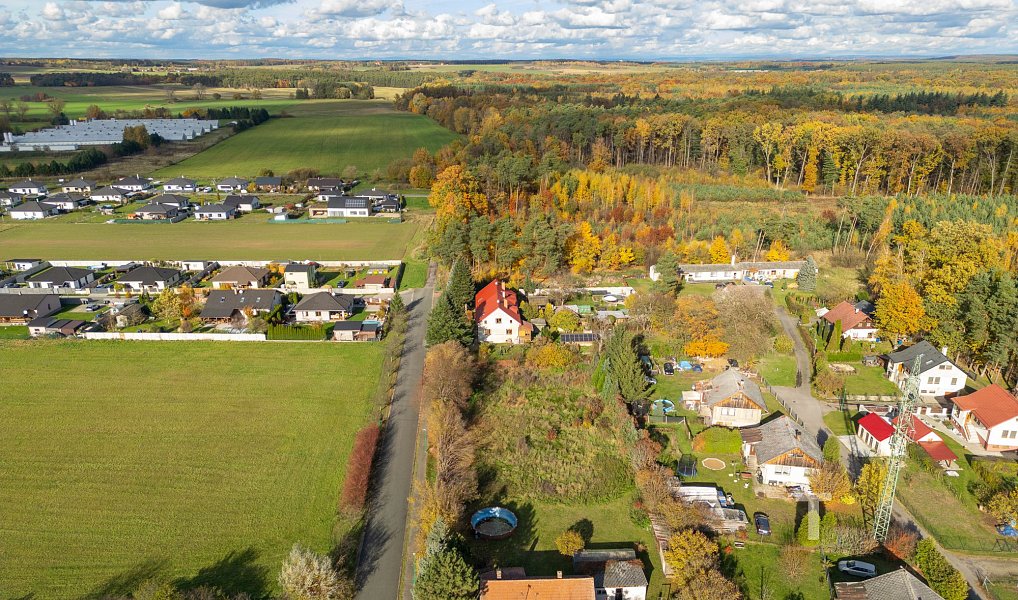 Prodej stavebního pozemku 1 242 m², Labské Chrčice – náhled fotky 4