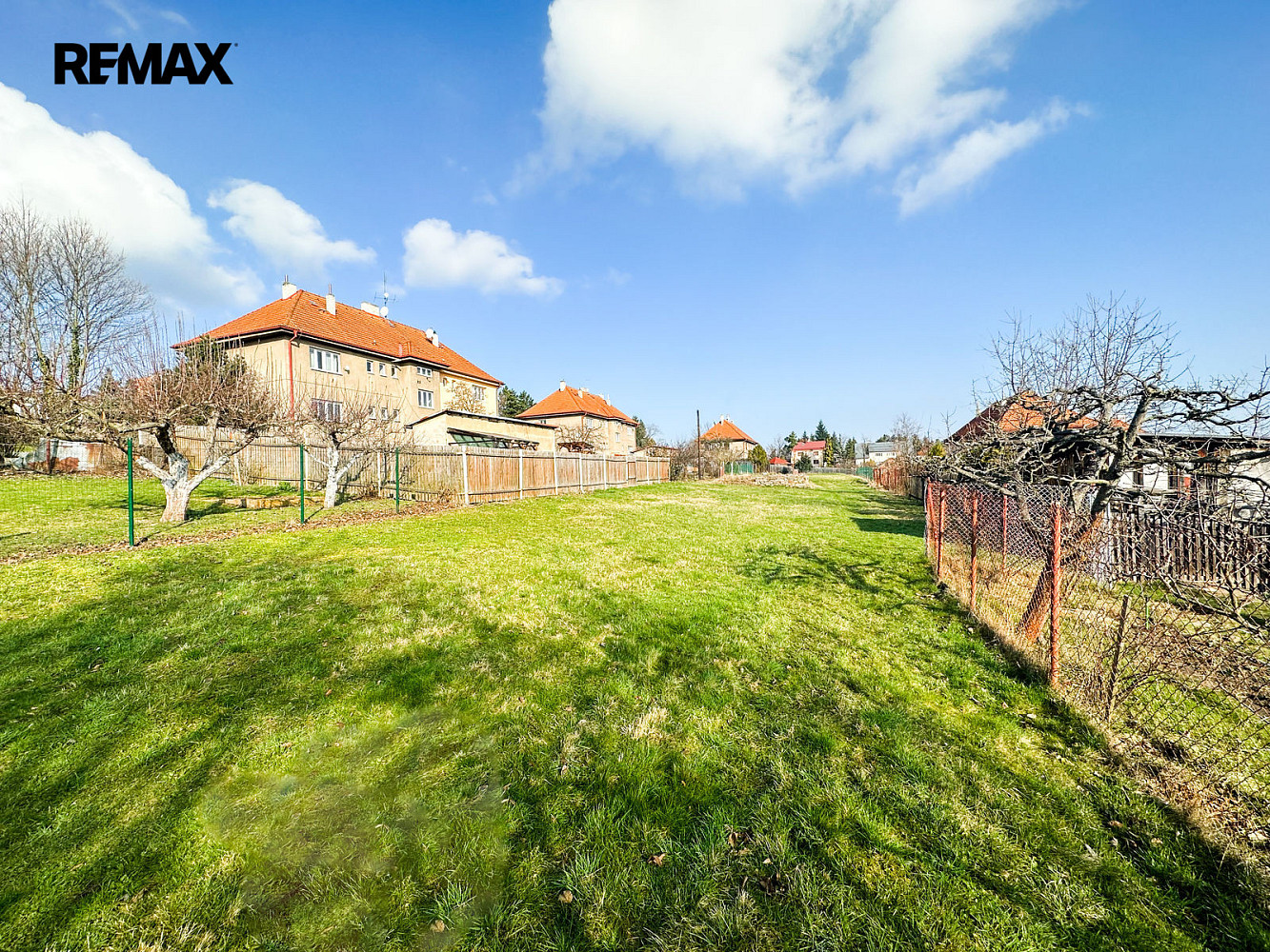 Prodej stavebního pozemku 1 352 m² - Widok 3