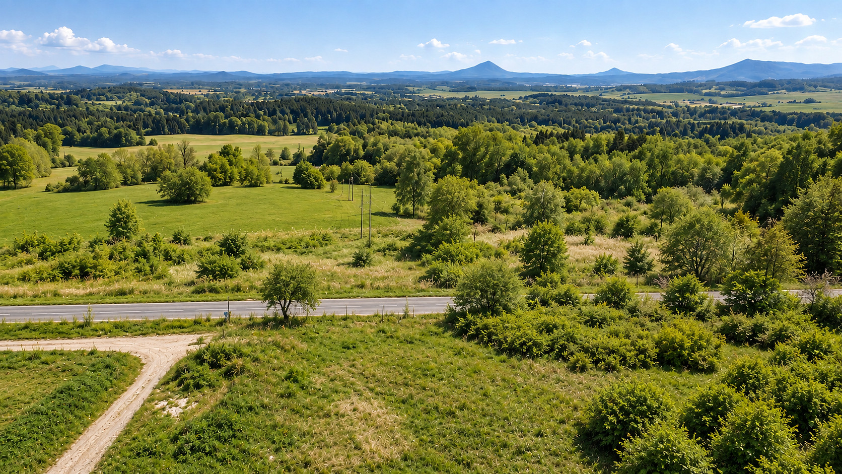 Prodej stavebního pozemku 2 002 m² – fotografie 3