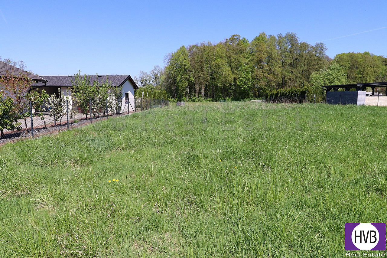 Prodej stavebního pozemku 1 100 m² – fotografie 2