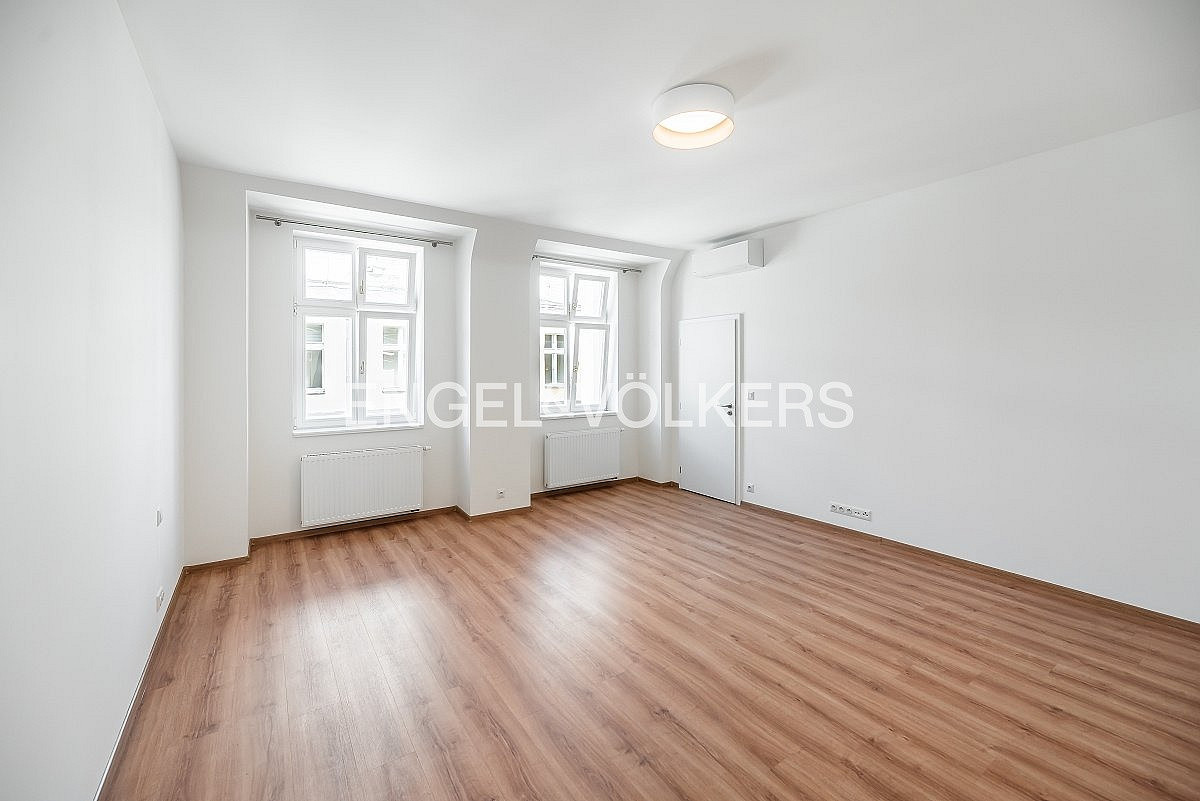 Pronájem bytu 2+kk 82 m² — photo 2