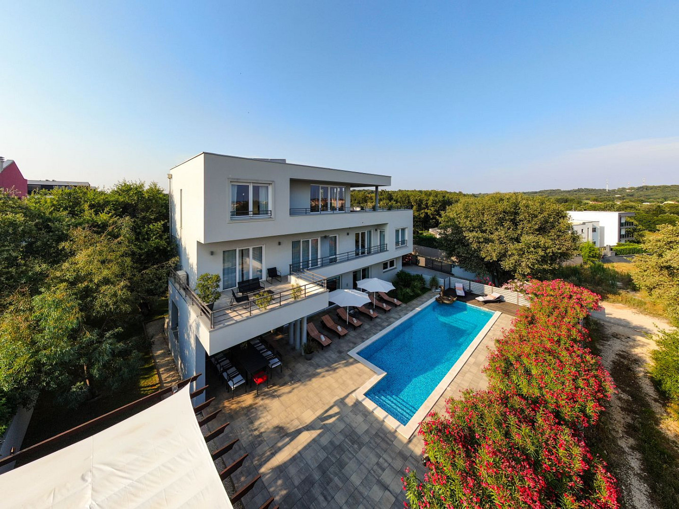 Prodej domu 330 m² s pozemkem 773 m²
