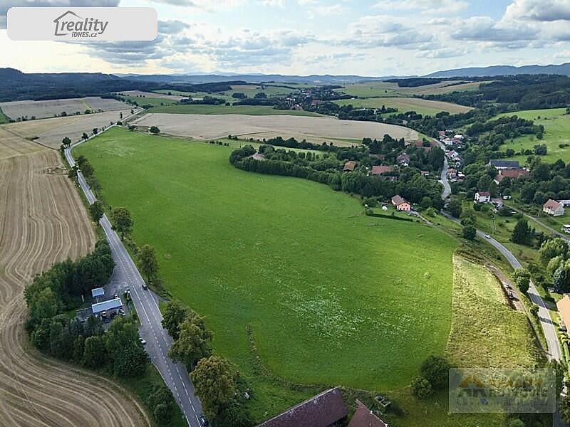 Prodej stavebního pozemku 1 300 m² – fotografie 5