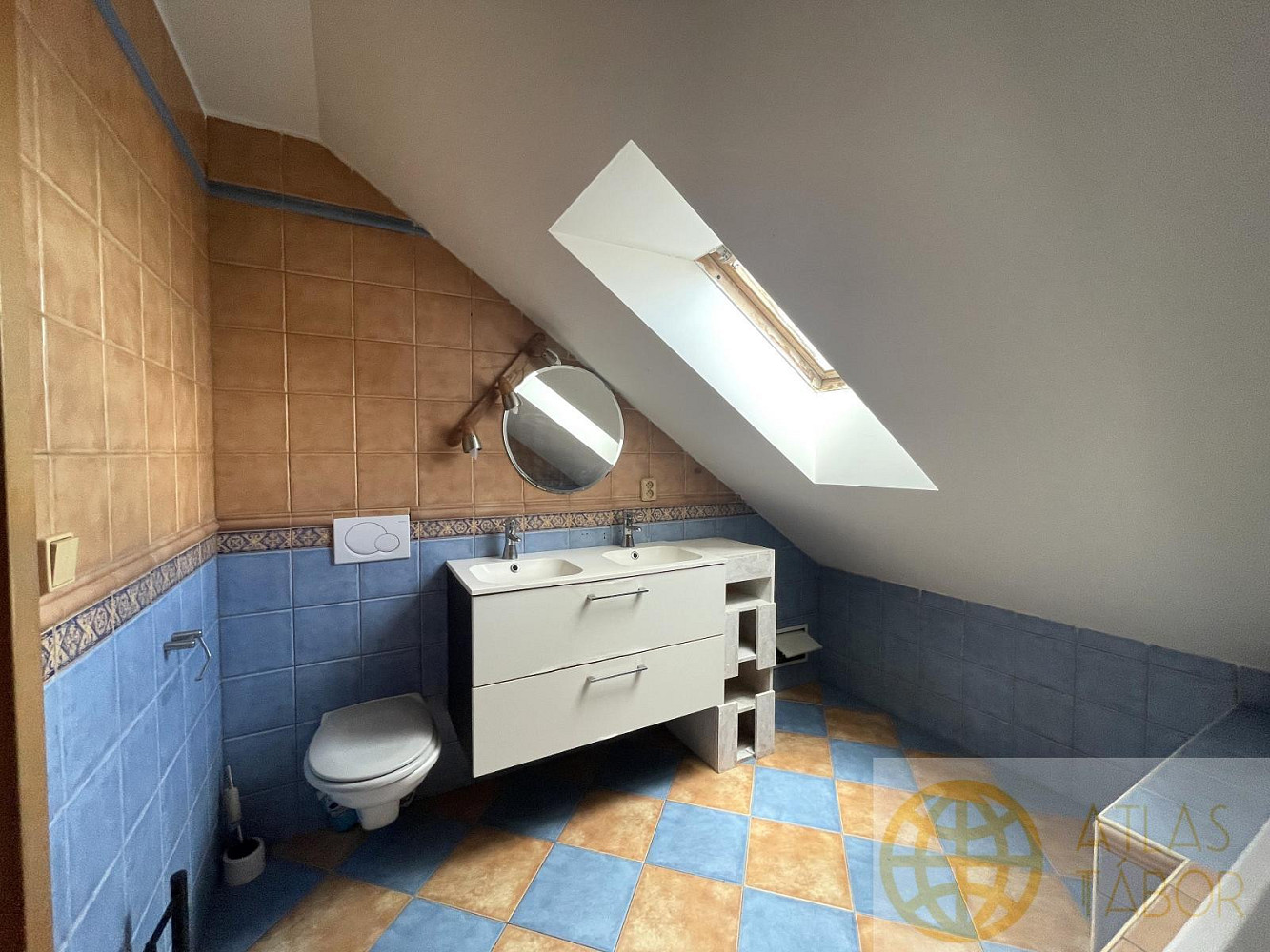 Pronájem bytu 2+1 85 m² – fotografie 5