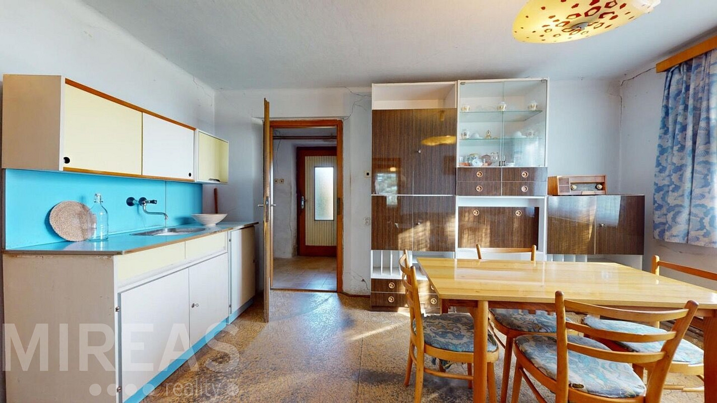 Prodej domu 70 m² s pozemkem 2 388 m² – fotografie 2