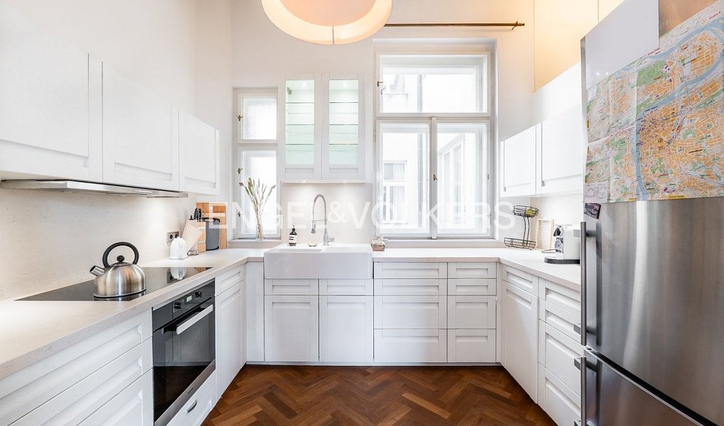 Pronájem bytu 3+1 115 m², Praha – náhled fotky 3