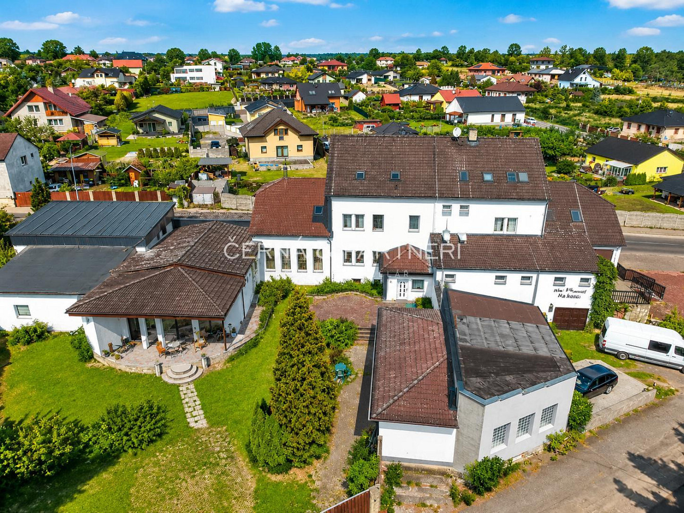 Prodej ubytovacího objektu 1 650 m² — photo 2