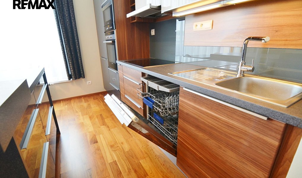 Pronájem bytu 2+kk 68 m², Praha – náhled fotky 6