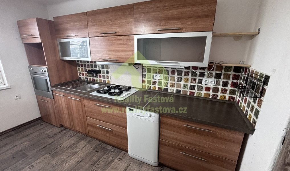 Prodej domu 228 m² s pozemkem 1 076 m², Rokycany – náhled fotky 15