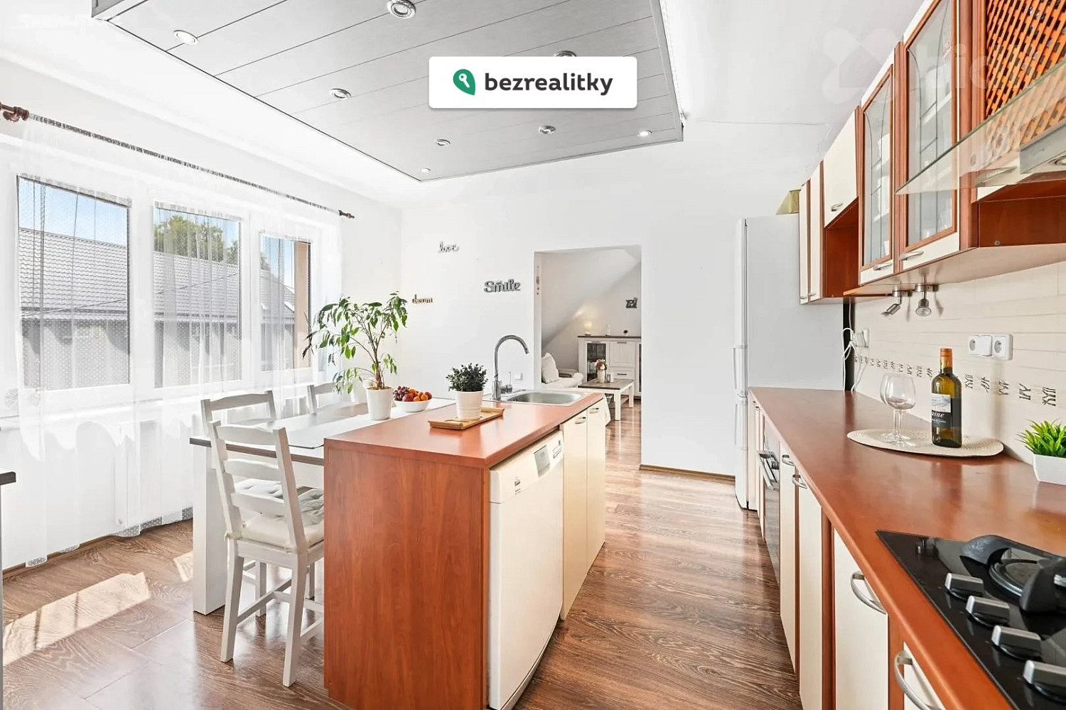 Prodej domu 186 m² s pozemkem 993 m² – pohled 3