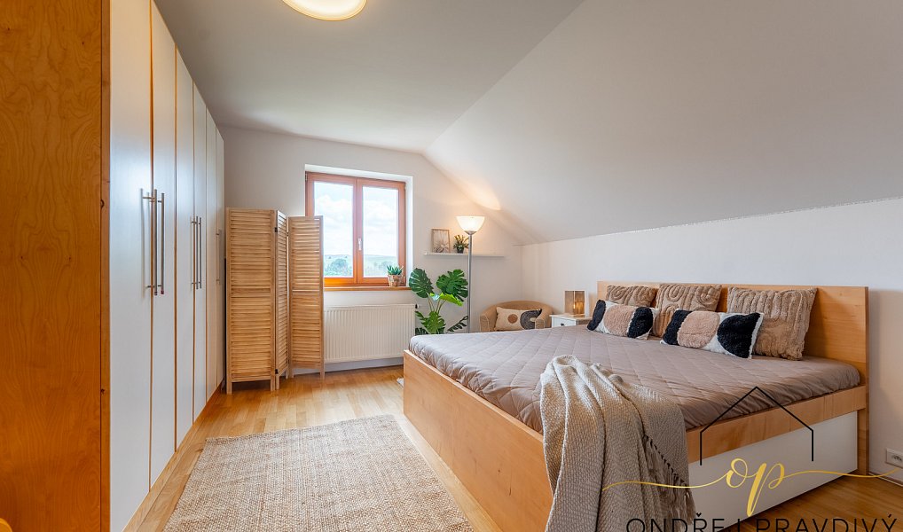 Prodej domu 237 m² s pozemkem 1 360 m², Liteň – náhled fotky 18