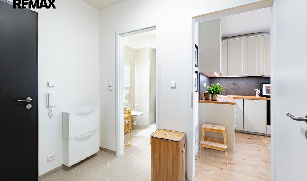 Prodej bytu 2+kk 37 m², Praha – náhled fotky 8