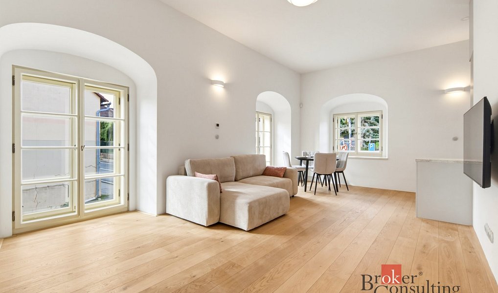 Pronájem bytu 1+kk 48 m², Jince – náhled fotky 6