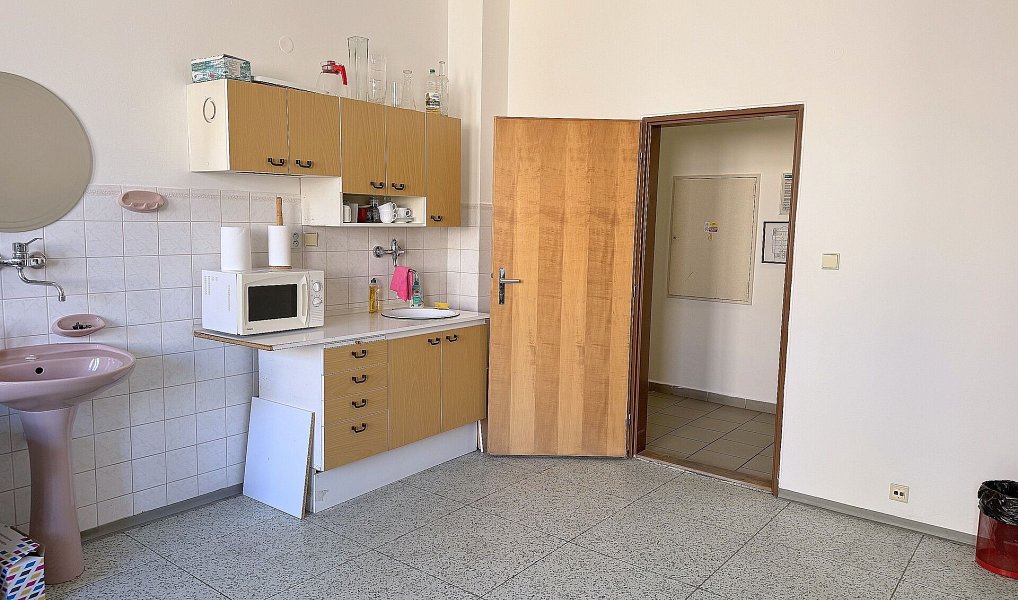 Pronájem kanceláře 49 m², Karlovy Vary – náhled fotky 7