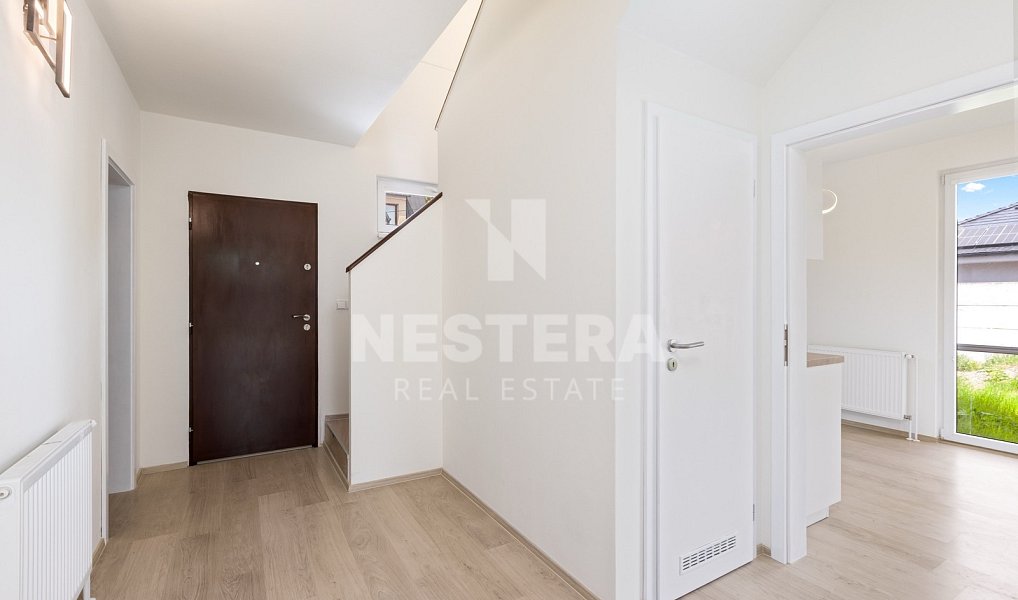 Prodej domu 130 m² s pozemkem 482 m², Jesenice – náhled fotky 9