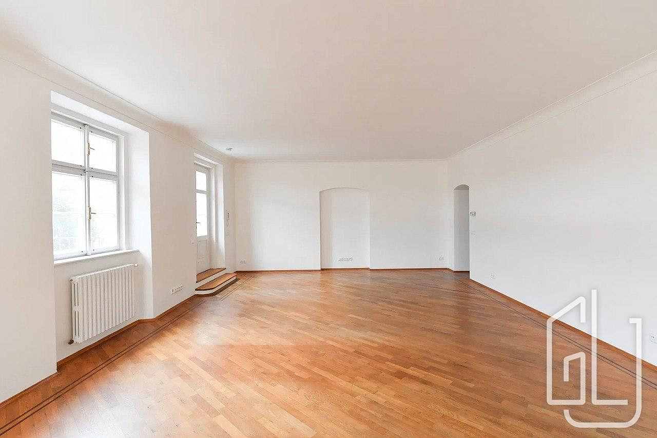 Pronájem bytu 4+1 178 m² – fotografie 4