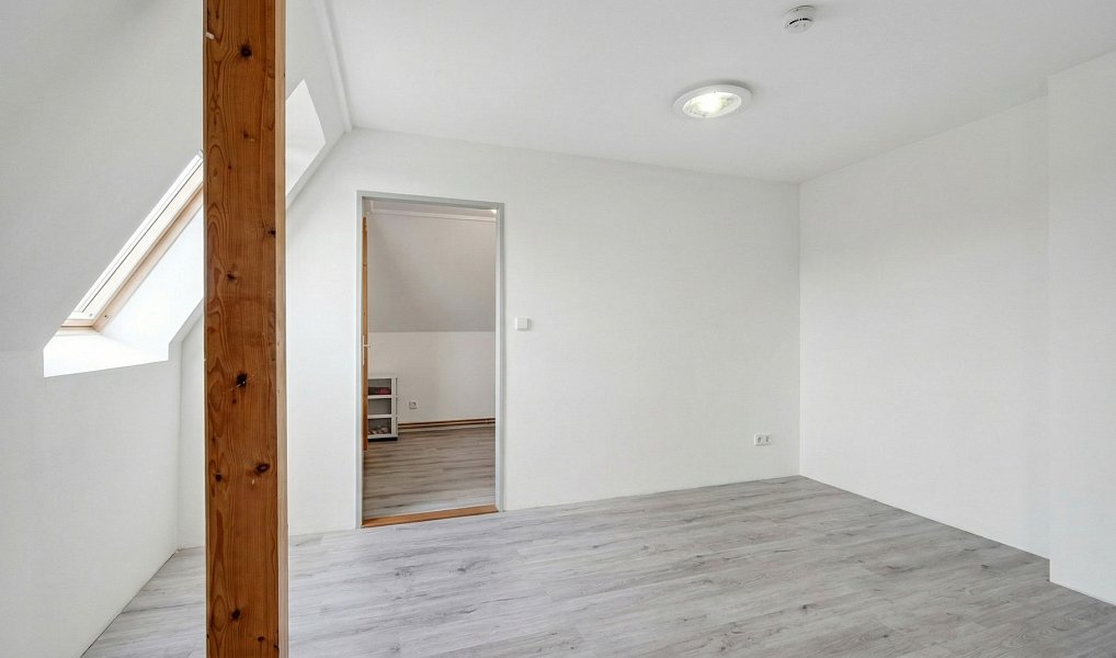 Prodej domu 328 m² s pozemkem 399 m², Hostomice – náhled fotky 14