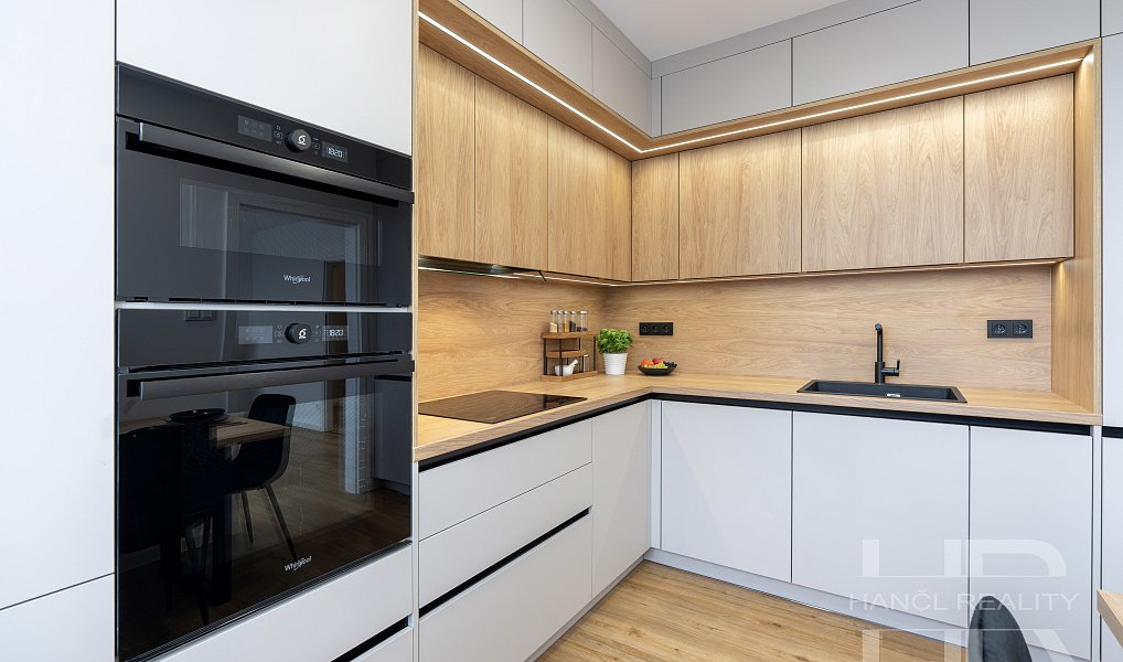 Pronájem bytu 3+1 60 m², Olomouc – náhled fotky 2