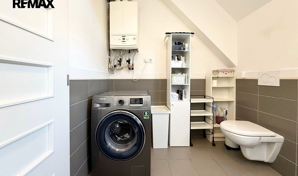 Prodej bytu 1+1 53 m², Praha – náhled fotky 9