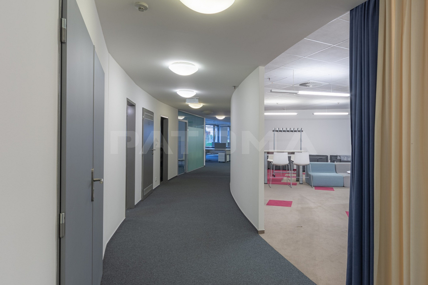 Pronájem kanceláře 379 m² – fotografie 5