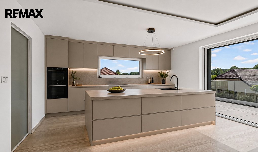 Prodej domu 358 m² s pozemkem 732 m², Sedlec – náhled fotky 2
