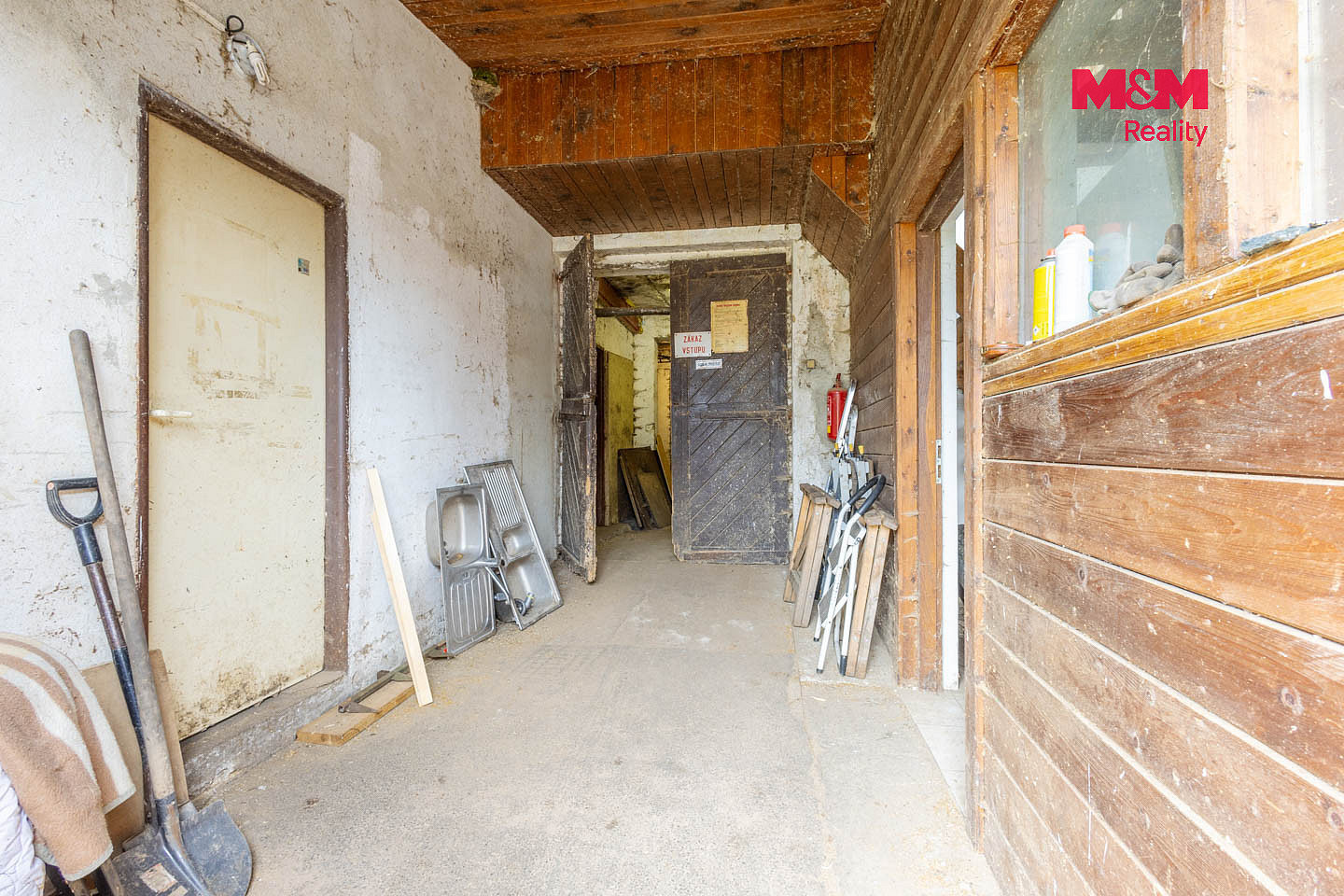 Pronájem skladovacích prostor 300 m² – fotografie 4