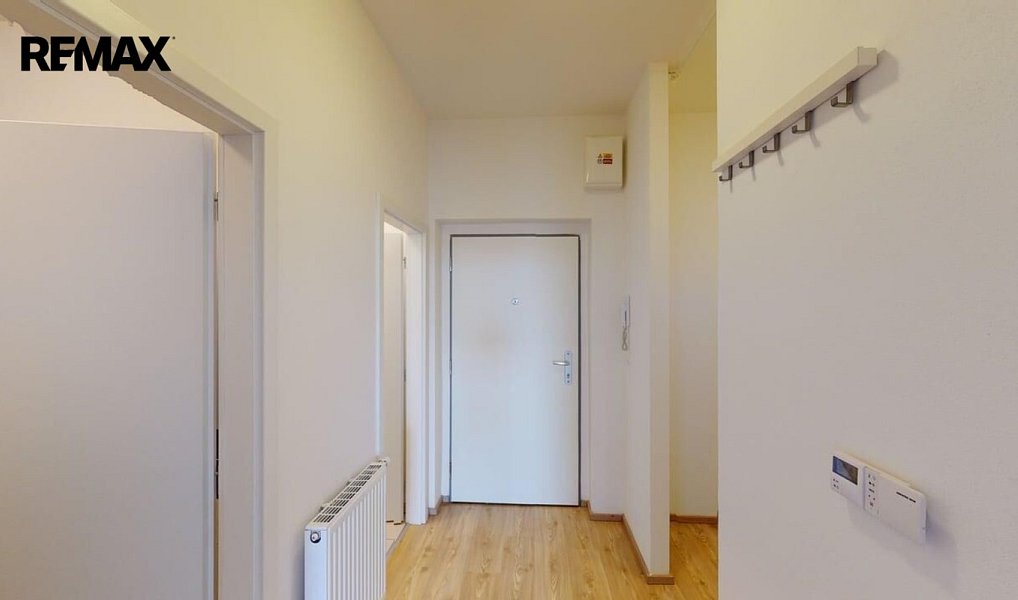 Pronájem bytu 1+kk 38 m², Holubice – náhled fotky 9