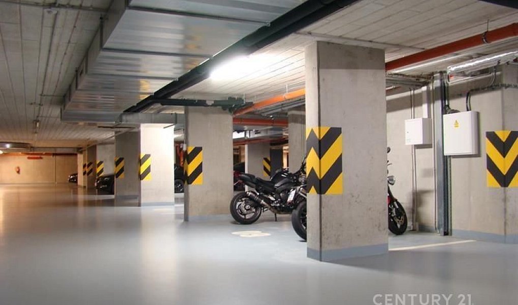 Podnájem garážového stání pro motorku 5m2, Praha – náhled fotky 5