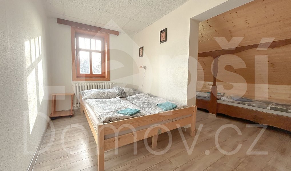 Prodej ubytovacího objektu 330 m², Zlaté Hory – náhled fotky 12