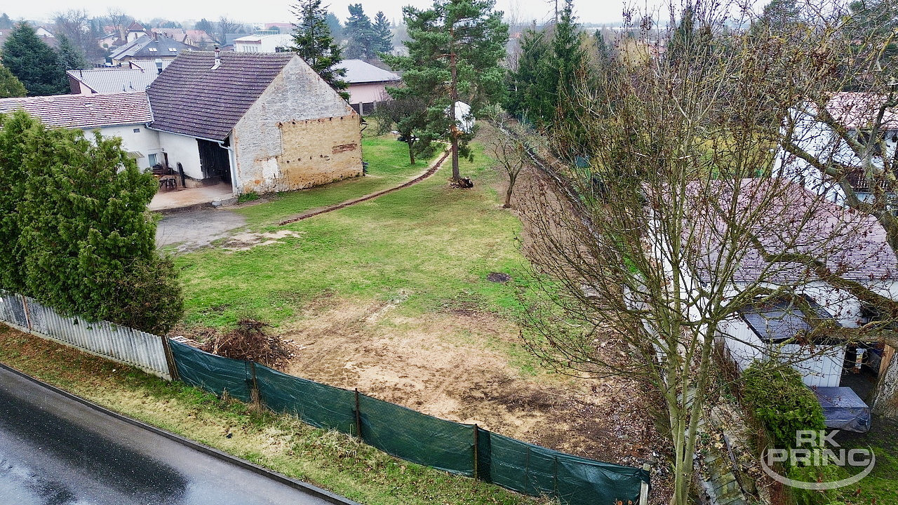 Prodej stavebního pozemku 851 m² – pohled 5