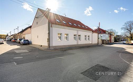 Prodej domu 370 m² s pozemkem 531 m², Karla Dudy, Kladno - Dubí