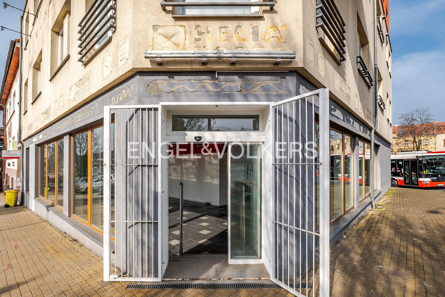 Pronájem obchodních prostor 418 m² – fotografie 2