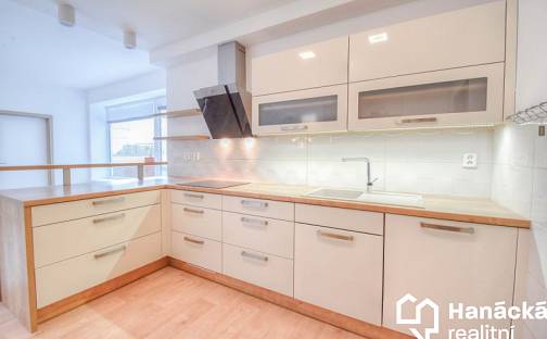 Prodej bytu 3+kk 83 m², Jarmily Glazarové, Olomouc - Hejčín