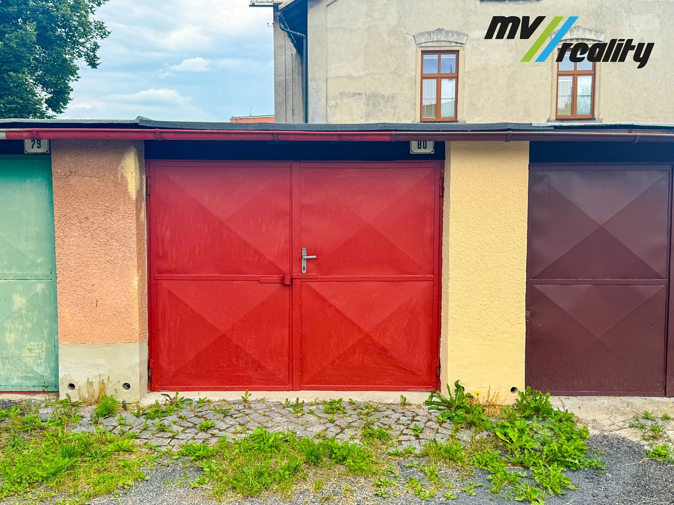 Český dub, prodej řadové garáže 16 m2 — photo 2