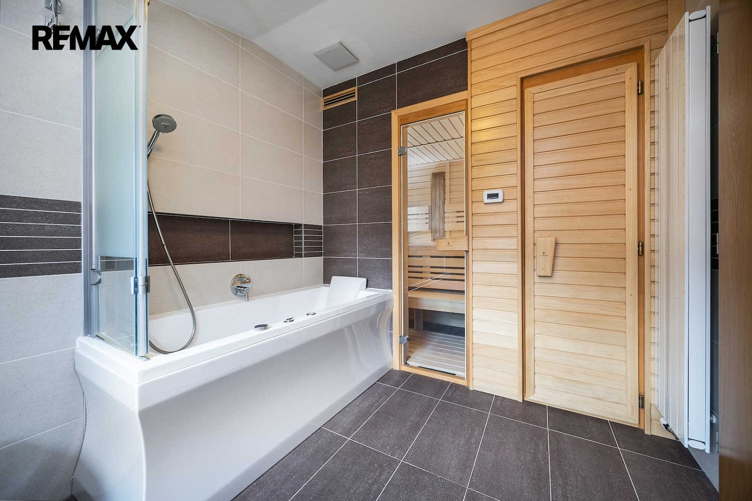 Prodej domu 216 m² s pozemkem 580 m² — photo 3
